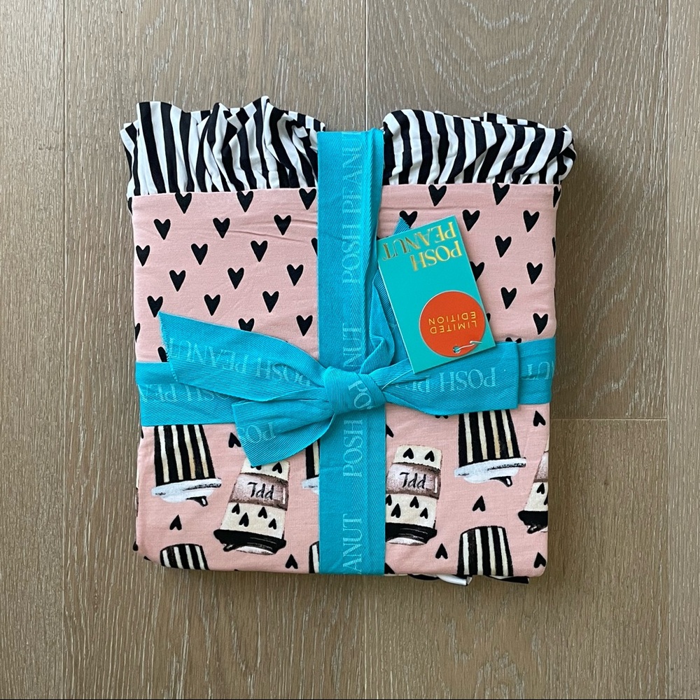 Posh Peanut reversible ruffle blanket